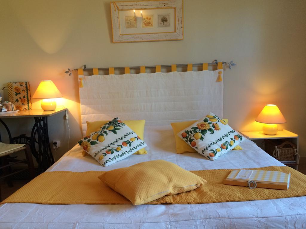 L'Oustaou B&B Piscine & Spa Besse-sur-Issole Екстер'єр фото